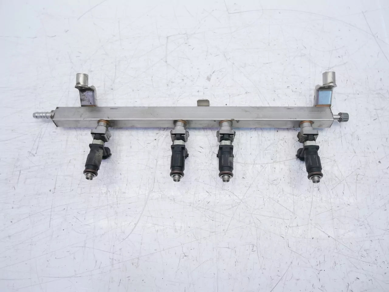 Rampa inyectora Volkswagen Audi Seat Golf A3 Leon 1.6 CCS 06A133317BB 06A906031CM