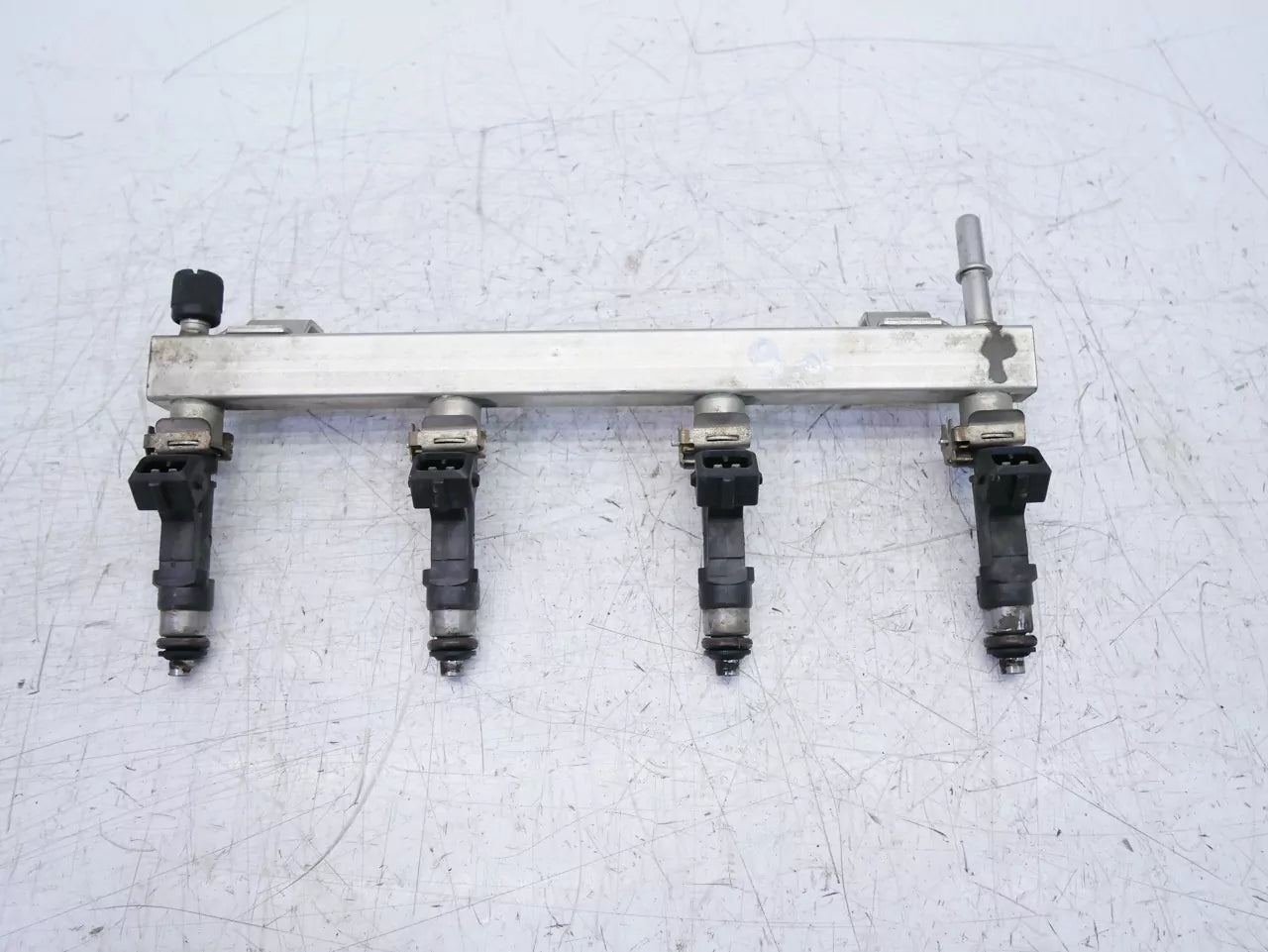 Rampa de inyectores Opel Vauxhall 1,2 L08 A12XER LDC A12 55562258