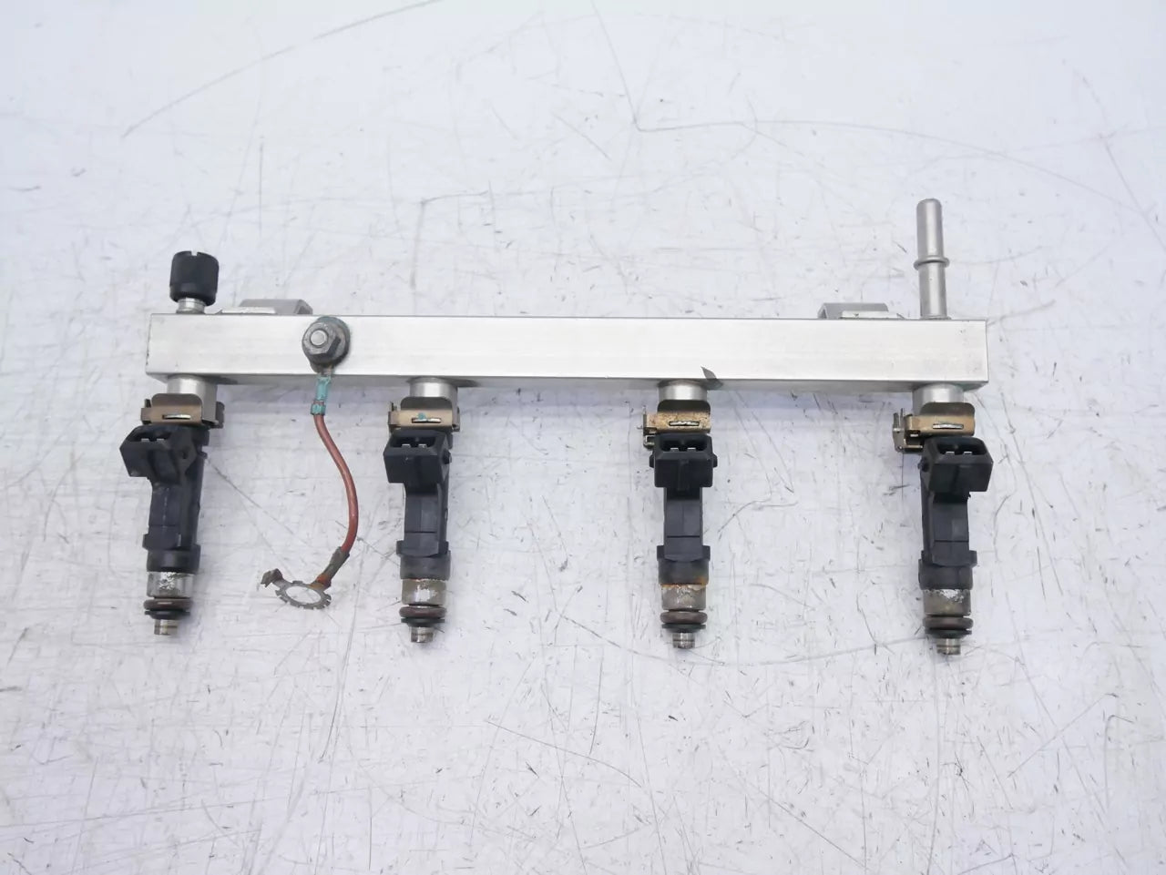 Rampa de inyectores Opel Vauxhall 1,2 A12XER 55572731