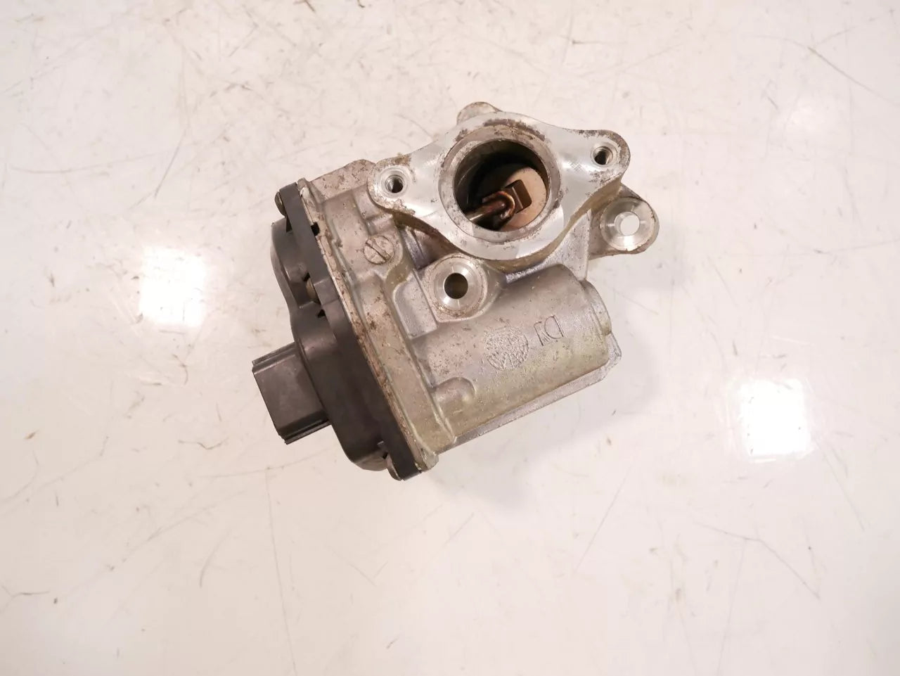 Válvula EGR Mercedes-Benz 1,5 A180 CDI K9KA460 OM607.951 147104647R