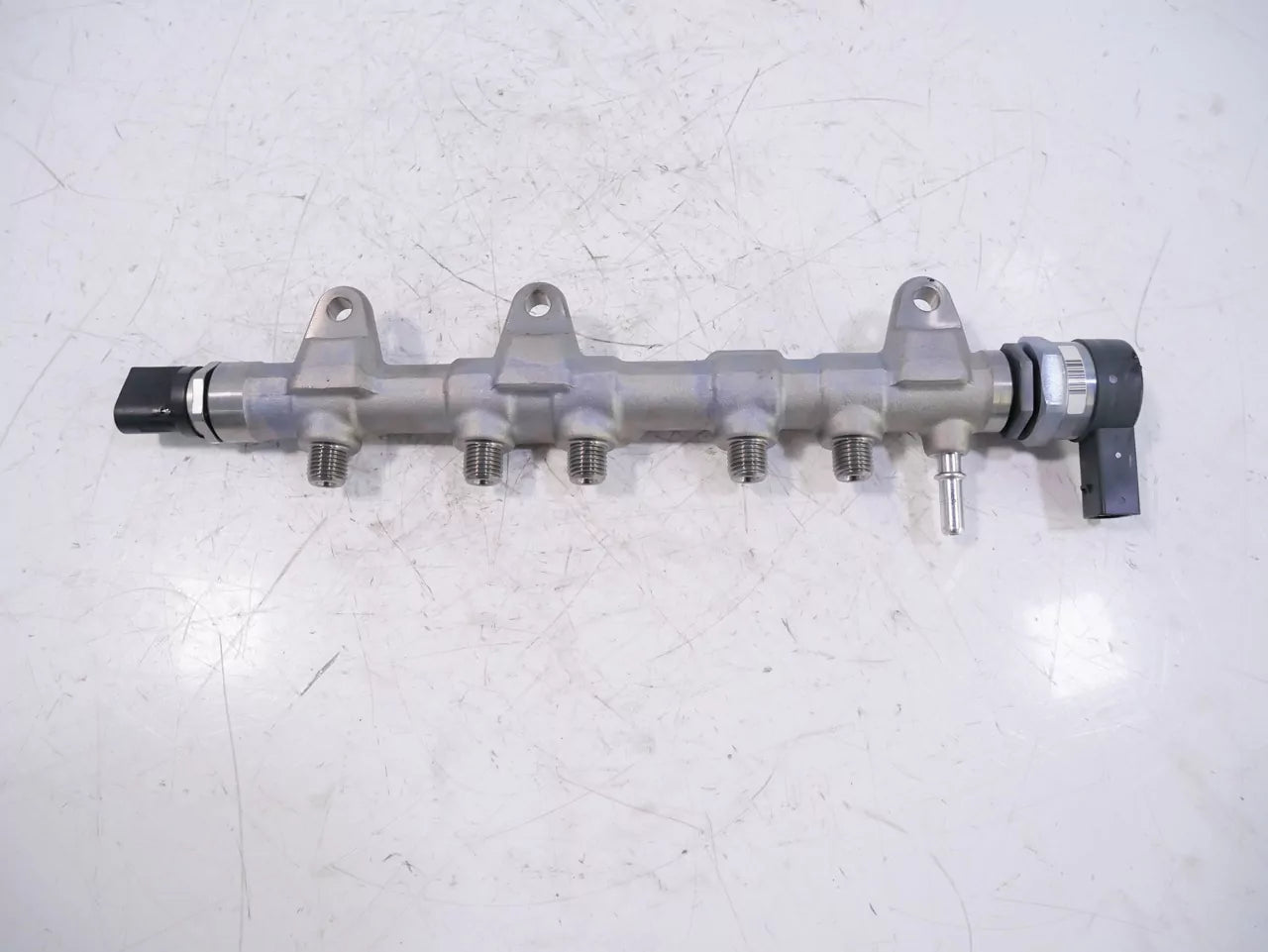 Rampa inyectora BMW 2,0 520 d 520d B47D20A B47 8514154