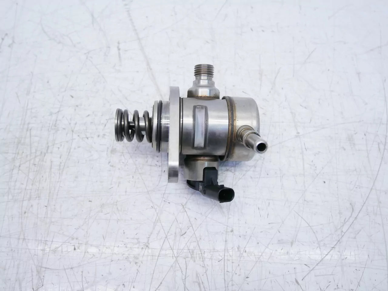 Bomba de combustible Peugeot 1,2 THP HNP EB2ADT 9812133780