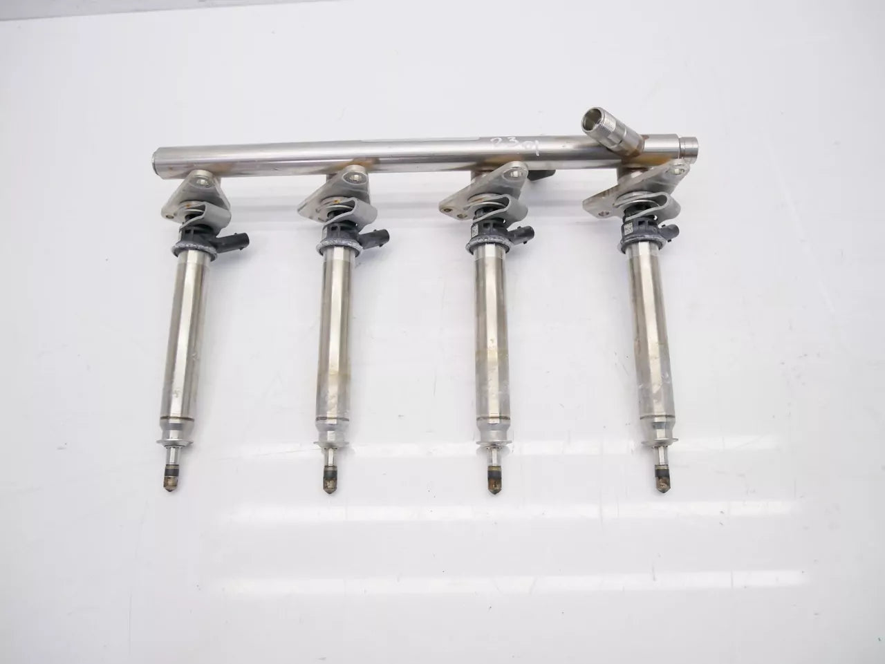 Rampa inyectora Mercedes-Benz GLC X253 300 EQ 2.0 M264.920 A2560705600