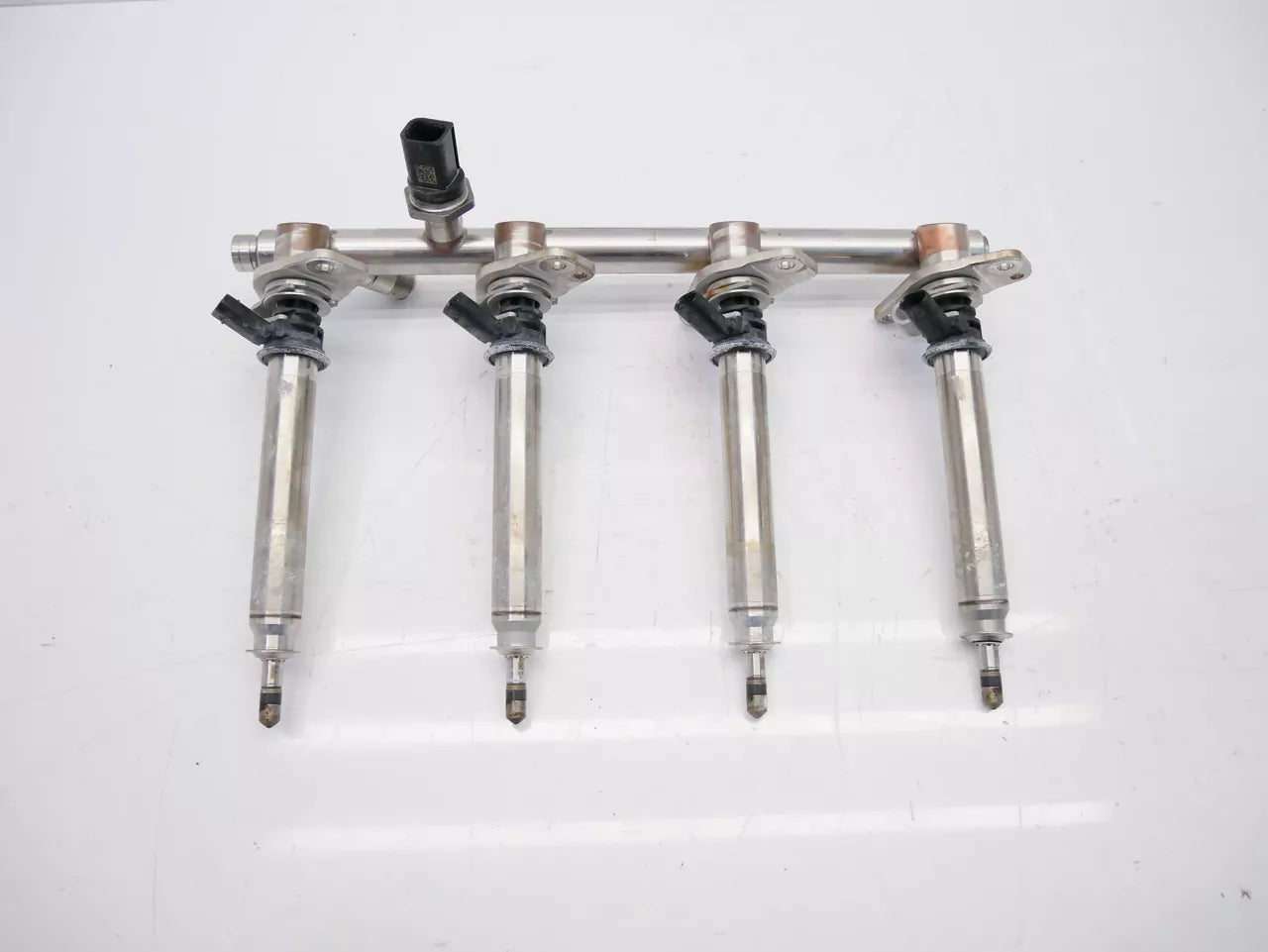 Rampa inyectora Mercedes-Benz GLC X253 300 EQ 2.0 M264.920 A2560705600