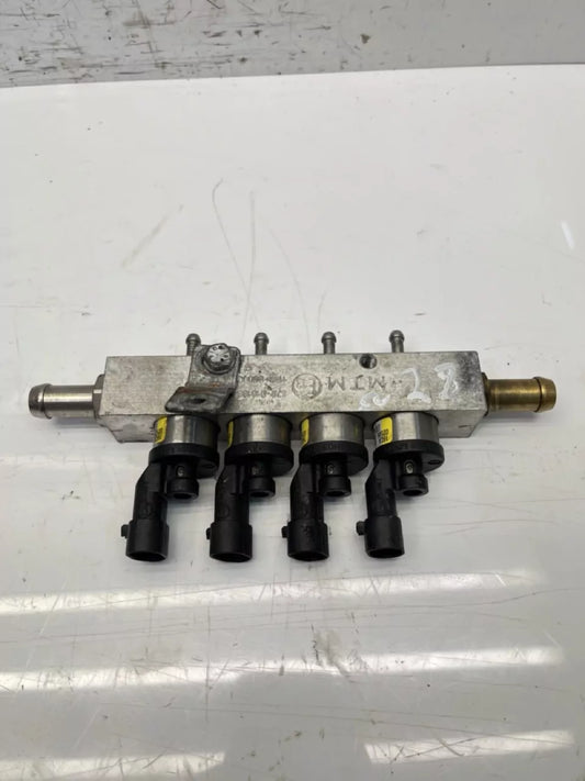 Rampa de inyectores Cadillac 6,2 V8 AWD L92 67R-010185