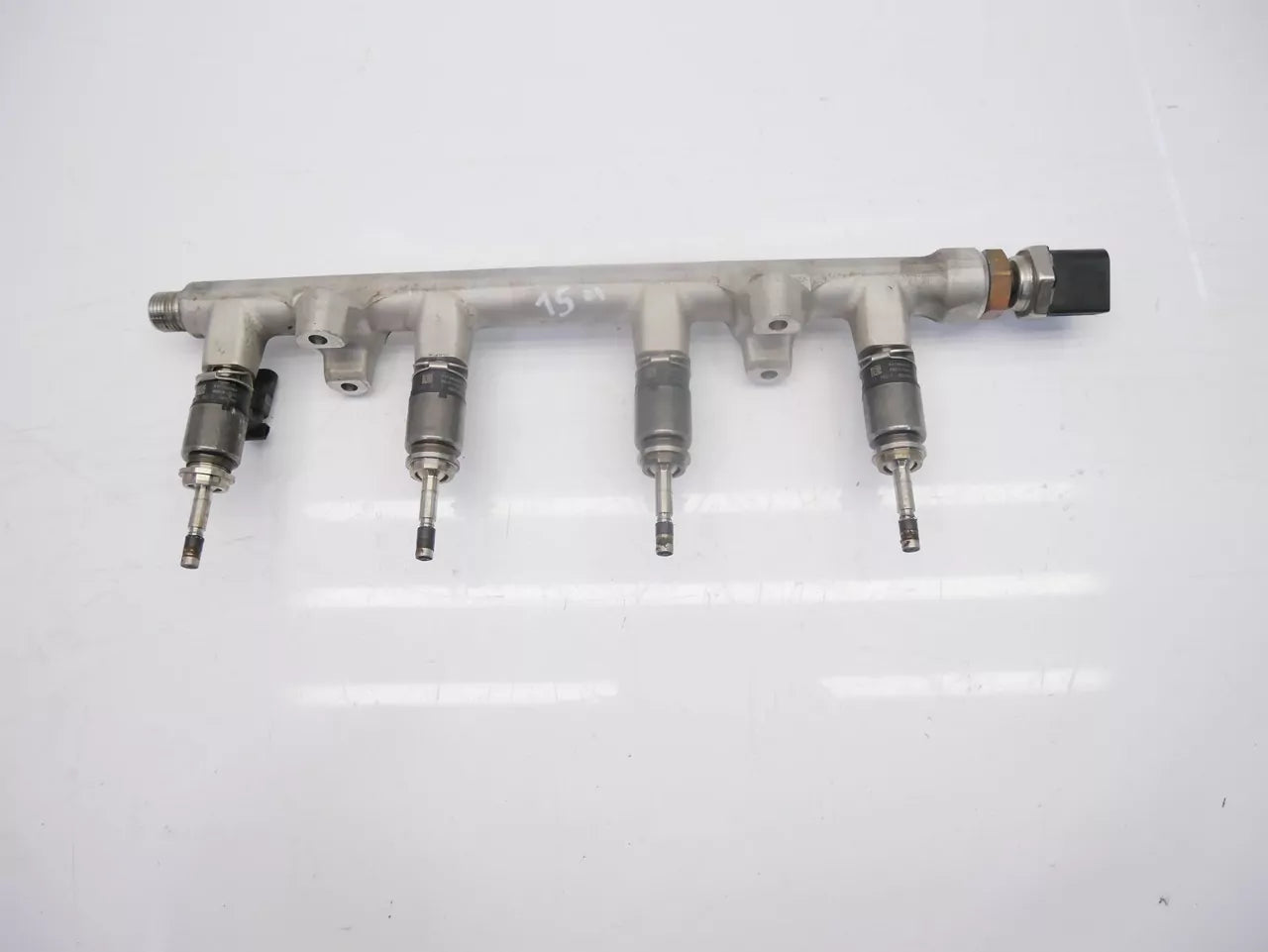 Rampa de inyectores Audi 1,5 TFSI gasolina DADA DAD 05E133320 04E906036G