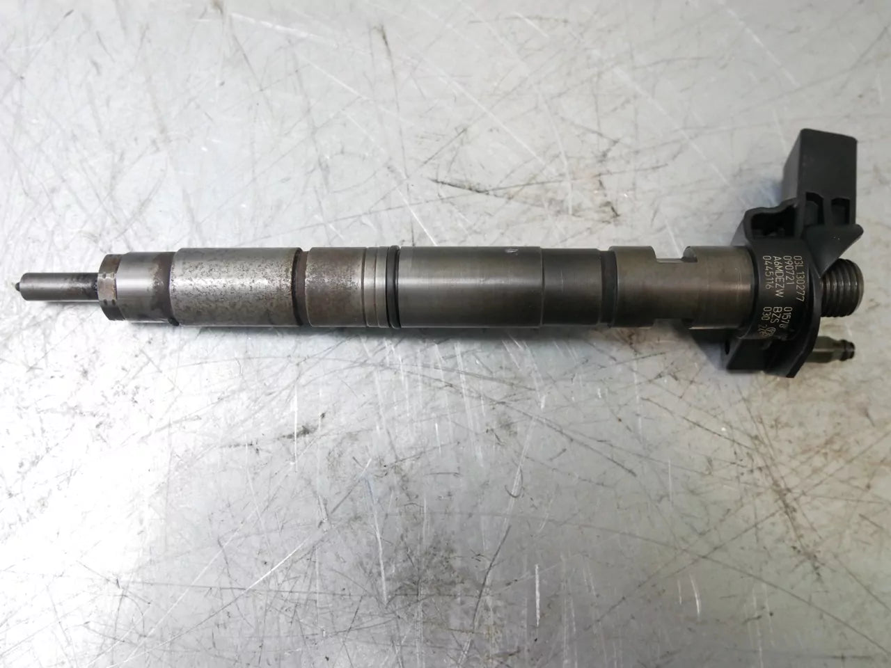 Inyector boquilla de inyección Skoda Volkswagen Yeti Golf 2,0 TDI CBDB CBD 03L130277