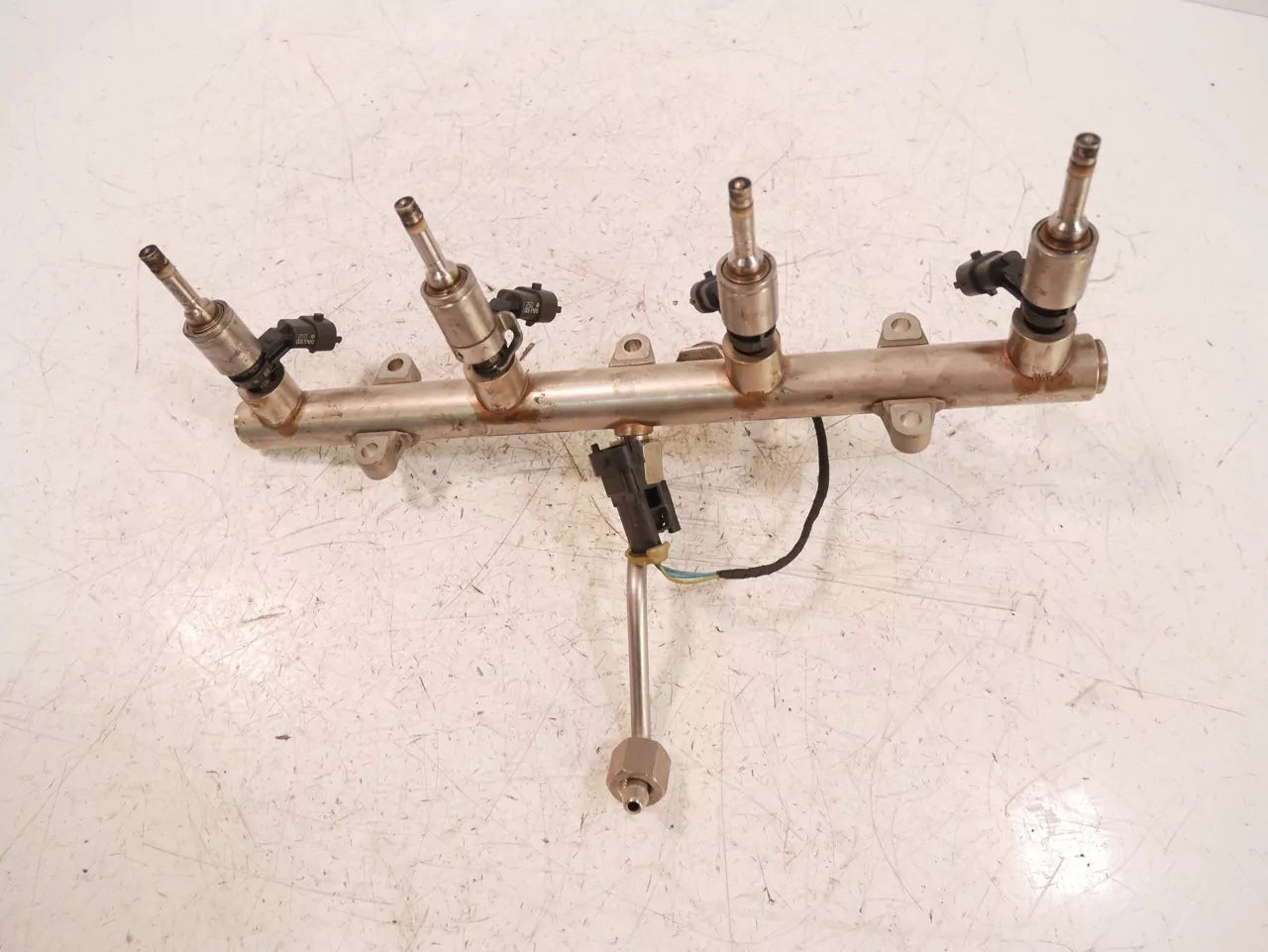 Rampa de inyectores Ferrari 4,3 gasolina F131B48 F131 F131B 247581