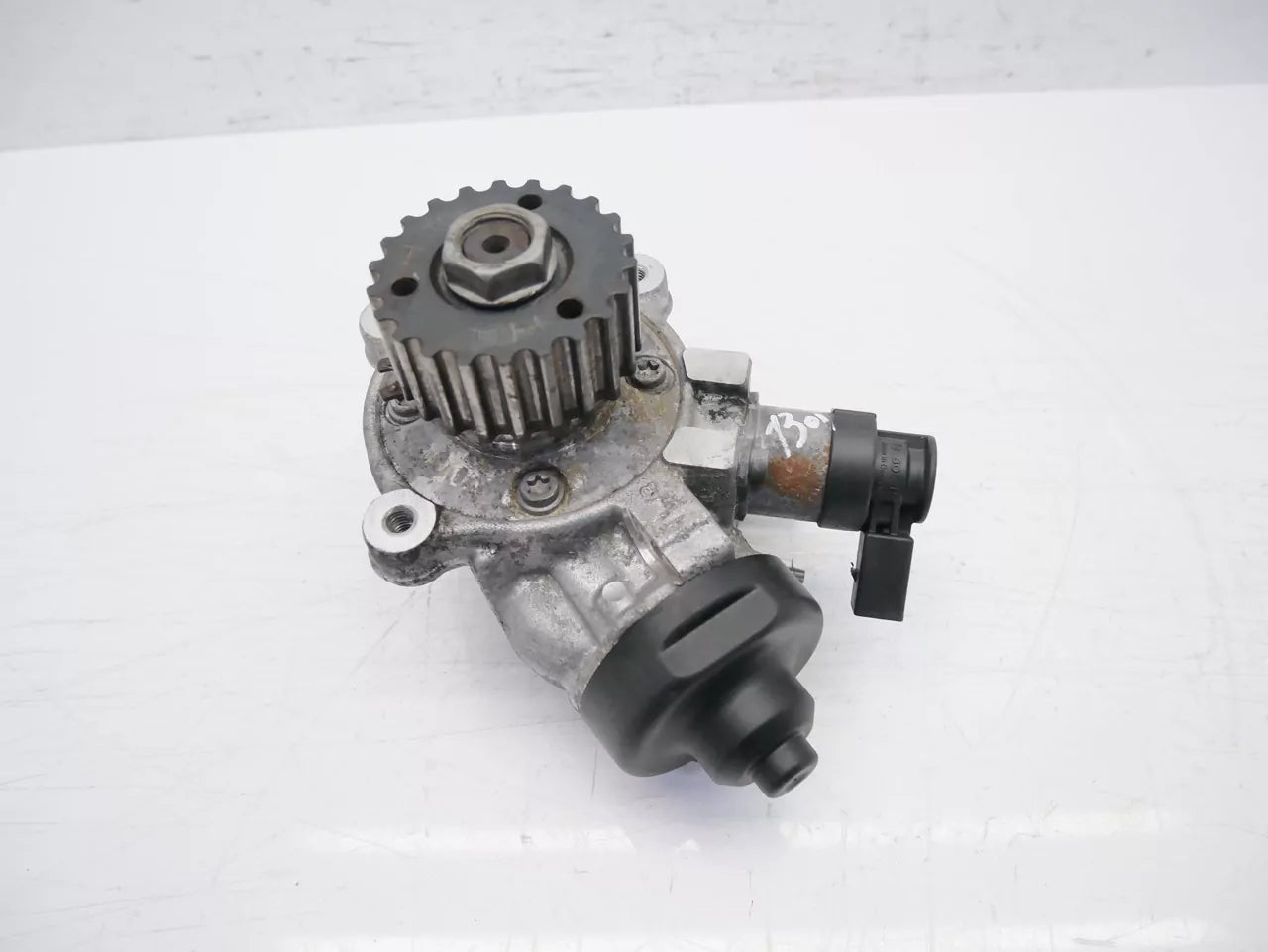 Bomba de alta presión Audi Volkswagen A3 Leon Golf 1.6 TDI CLHA CLH 0445010537 04L130755D