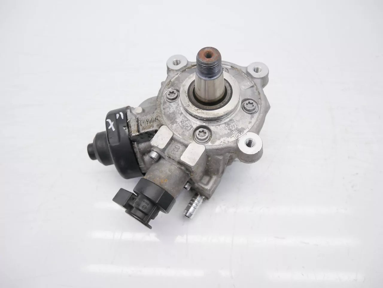 Bomba de alta presión Volkswagen Caddy 2.0 TDI DFS DFSD 04L130755D