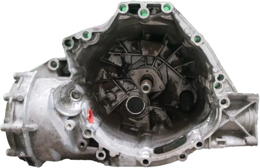 Caja de cambios Caja de cambios manual Audi A4 A5 2.0 TFSI CDNC CDN LRY 6 velocidades 0B2300028A