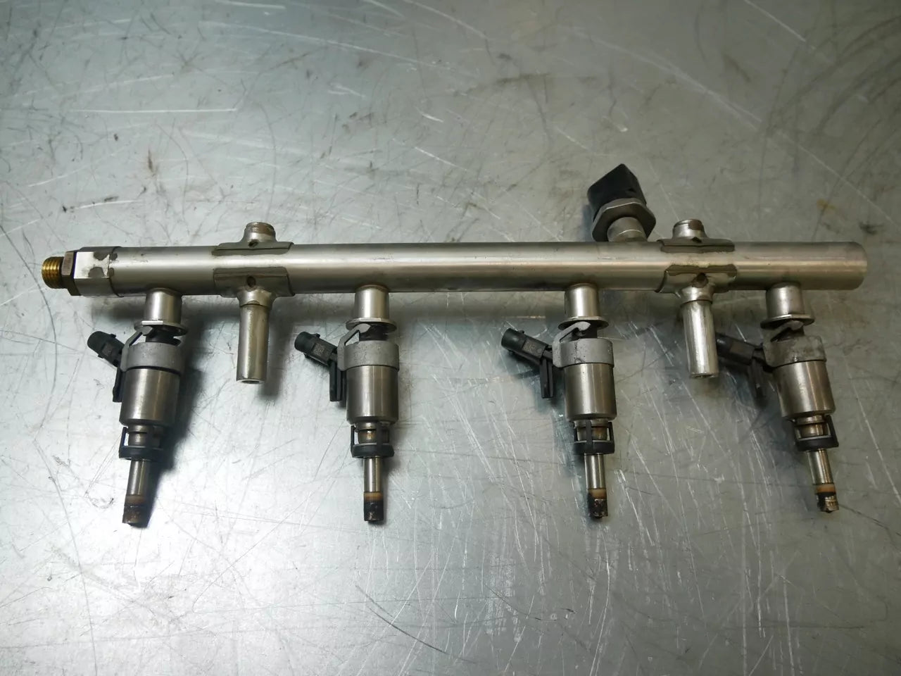 Rampa inyectora Audi Q3 8U 2.0 TFSI CULB CUL 06K133317G