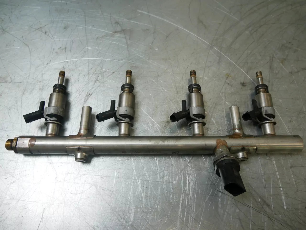 Rampa inyectora Audi Q3 8U 2.0 TFSI CULB CUL 06K133317G