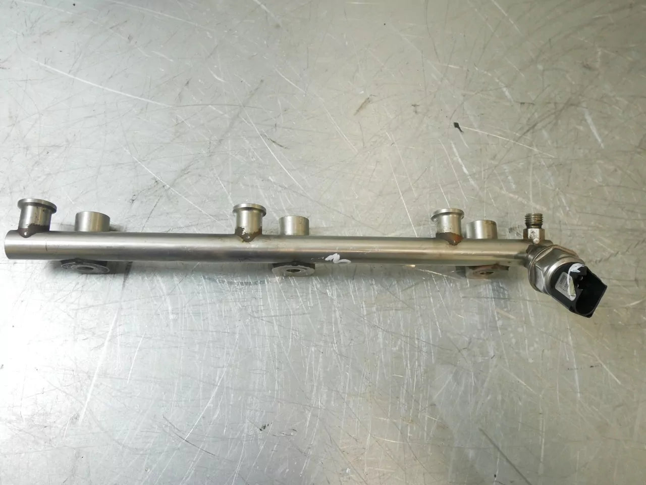 Rampa inyectora Audi Volkswagen Q7 Touareg 3.6 V6 BHK 03H133317B