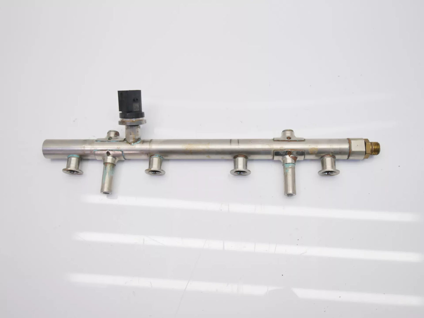 Rampa de inyectores Volkswagen Audi Skoda 2,0 DKT DKTA 06K133317AB