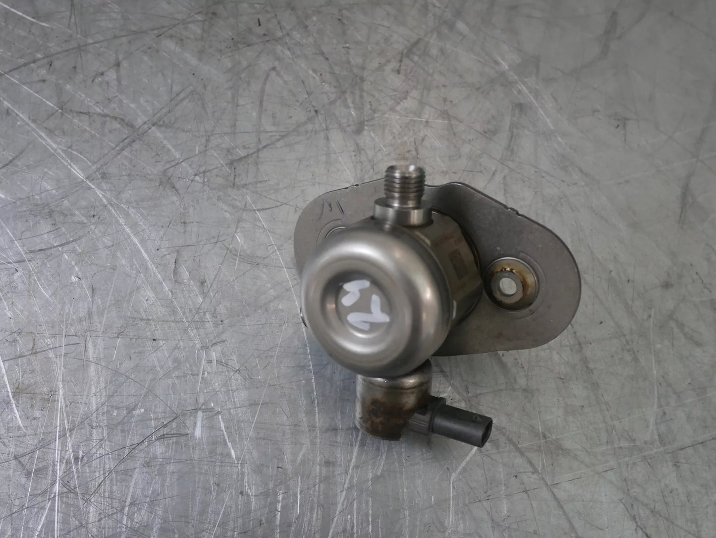 Bomba de combustible 1 BMW X5 F15 F85 4.4 xDrive N63T N63 N63B44B 7599865