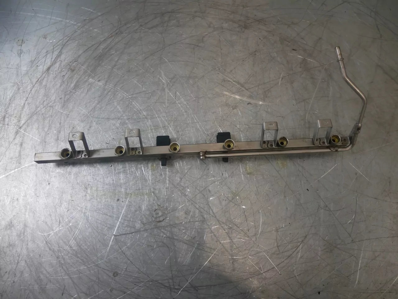 Riel inyector BMW X5 E53 3.0 i xDrive 306S3 M54 M54B30 143982702