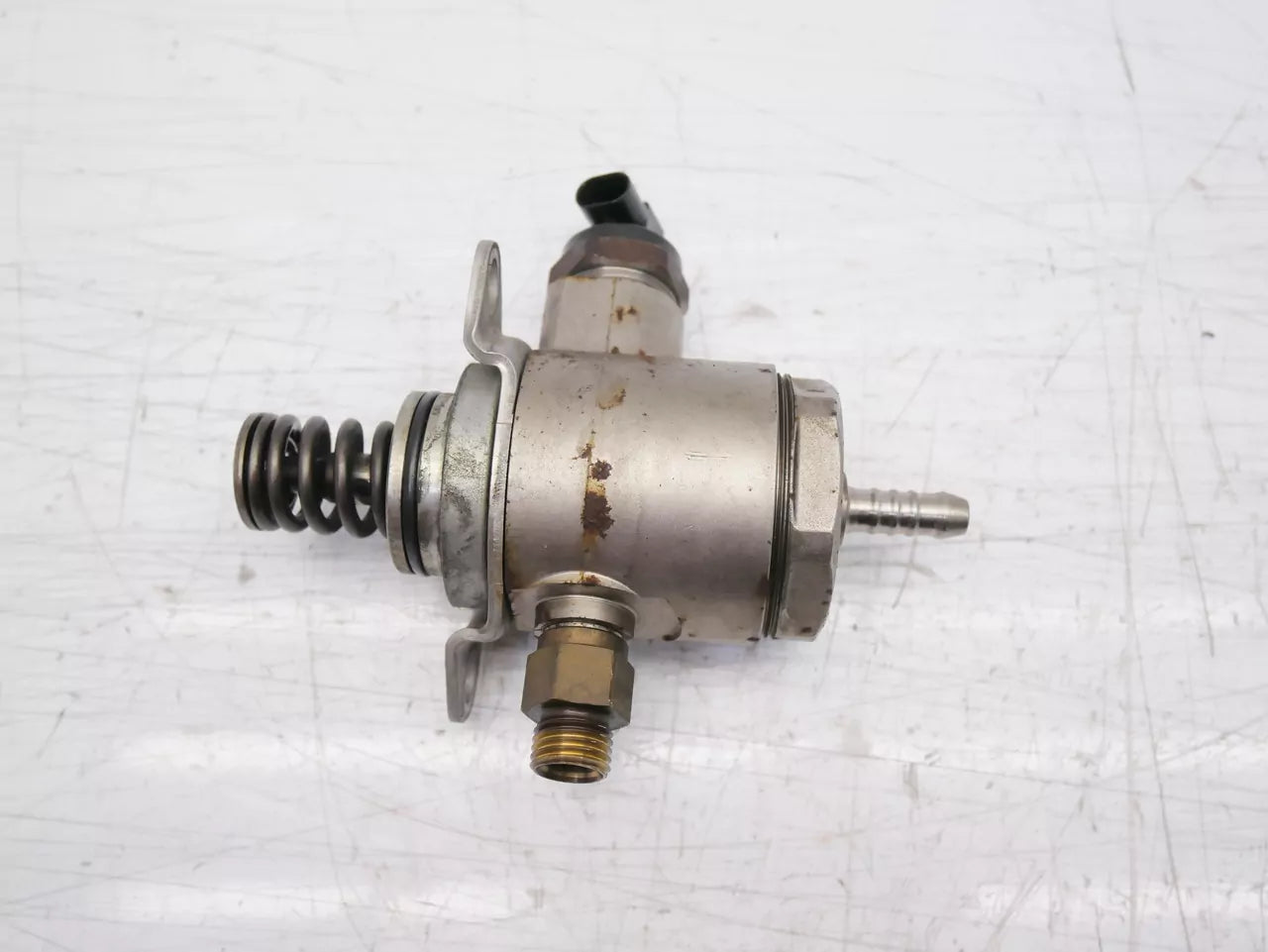 Bomba de combustible Audi 2,0 TFSI CDN CDNC 06J127025D