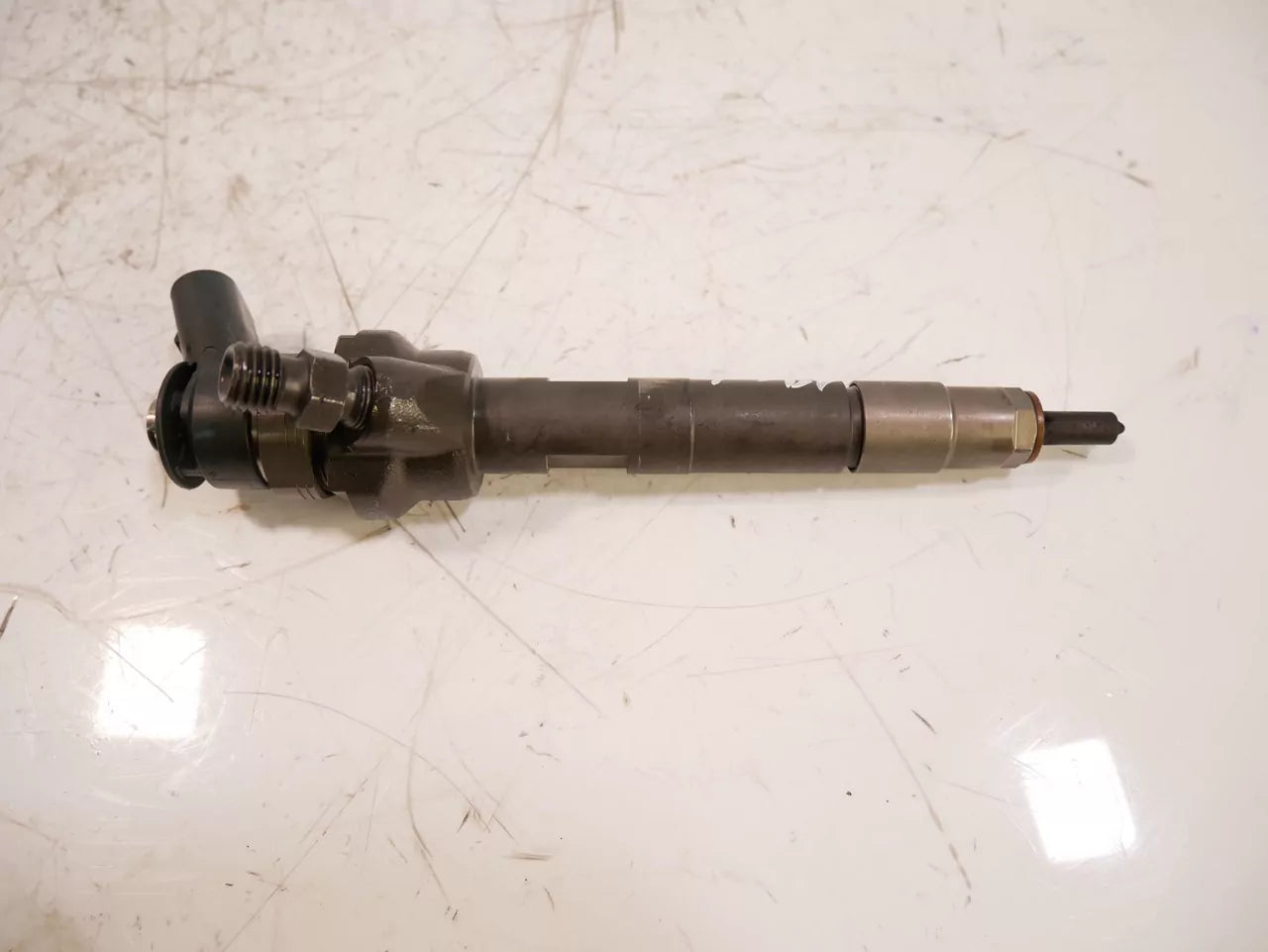 Inyector Boquilla de inyección BMW 2,0 118d N47D20C N47 7798446