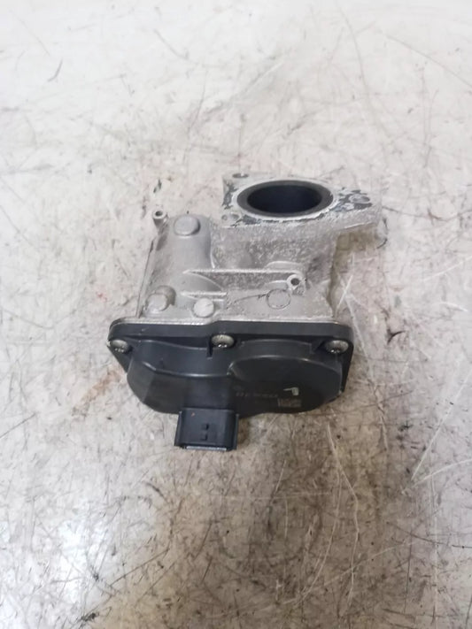 Válvula EGR Mercedes-Benz 1,5 A 180 CDI K9K460 OM607.951 147102557R