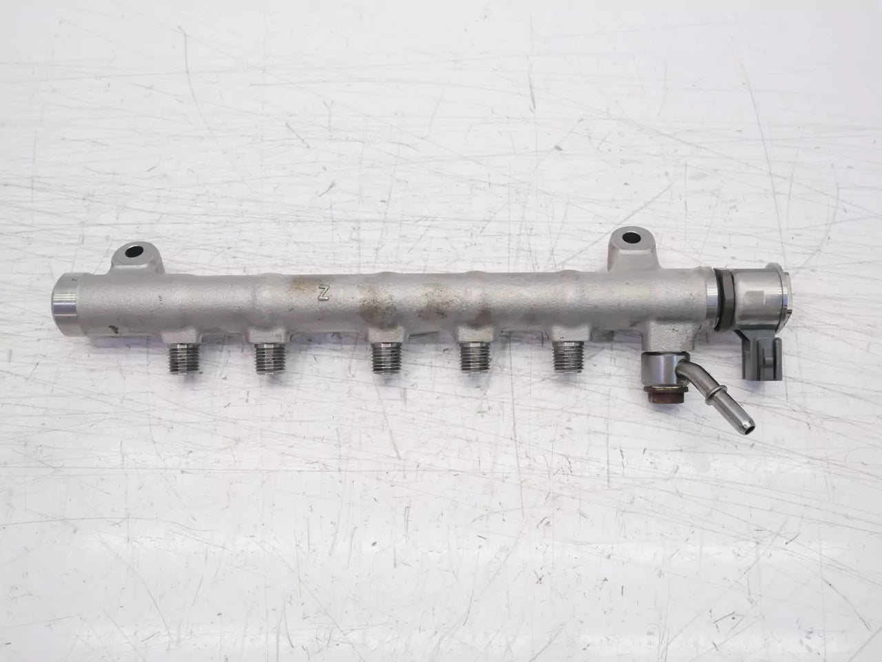 Rampa inyectora Volvo 2,0 D2 D4204T8 31303612