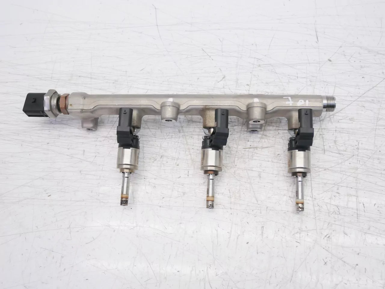 Rampa inyectora Volkswagen 1,0 TSI DKL DKLA 04C133320C