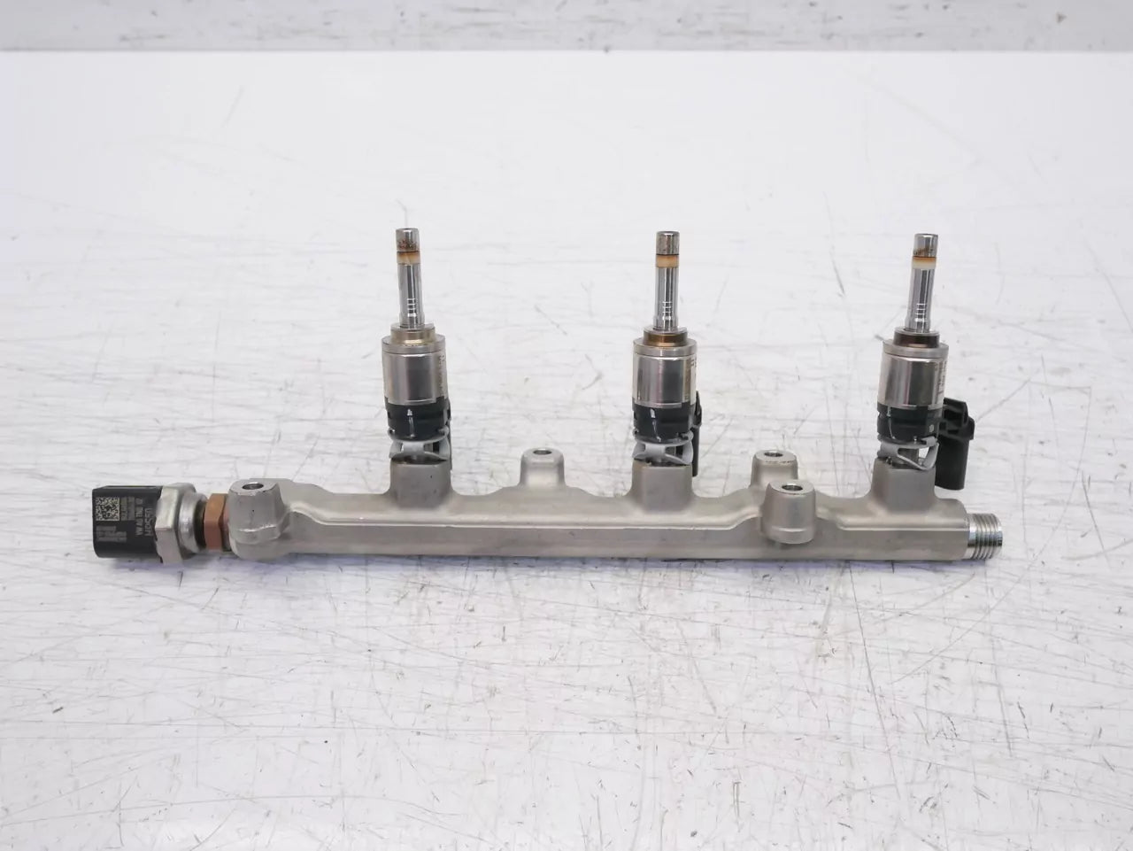 Rampa inyectora Volkswagen 1,0 TSI DKL DKLA 04C133320C