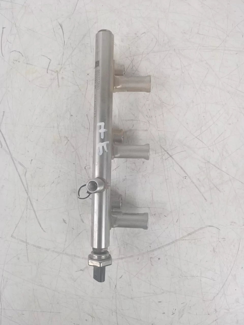 Carril del inyector Opel Corsa F 1.2 F12XHL EB2ADTD HN05 9811353880