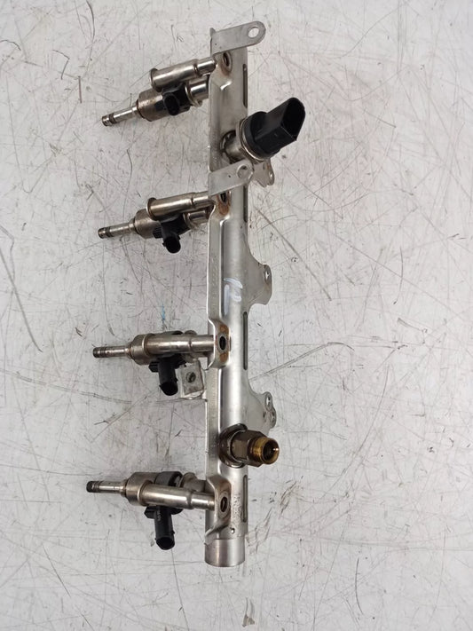 Rampa inyectora Audi A4 A5 Q5 2.0 TFSI CDNC CDN 06J133317J