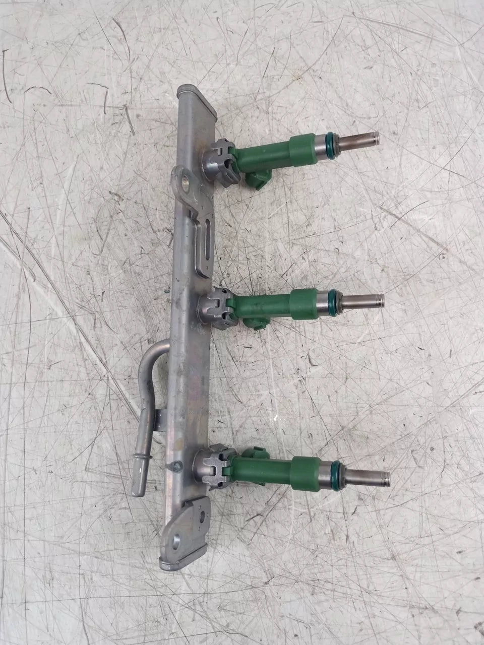 Carril del inyector Dacia Renault Logan Sandero 1.0 H4D H4D470 175204021R