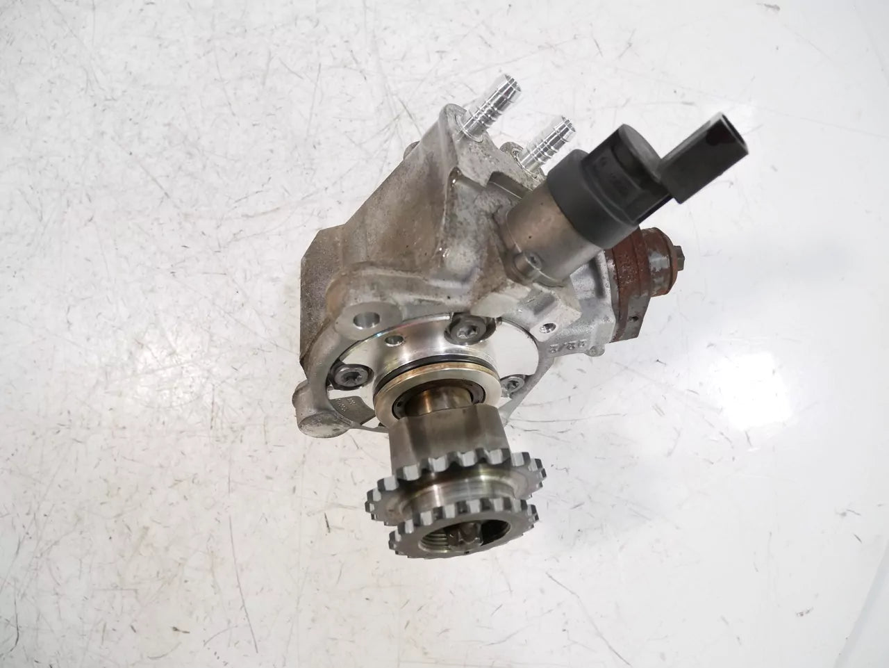 Bomba de alta presión BMW E90 318d 2.0 D N47 N47D20C 7797874