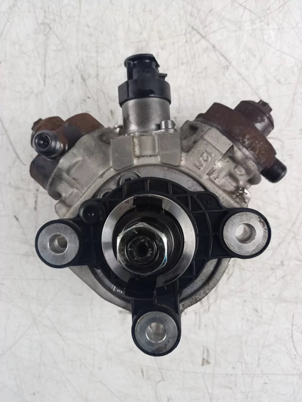 Bomba de alta presión Volvo C30 533 2.0 D3 D5204T5 31272896