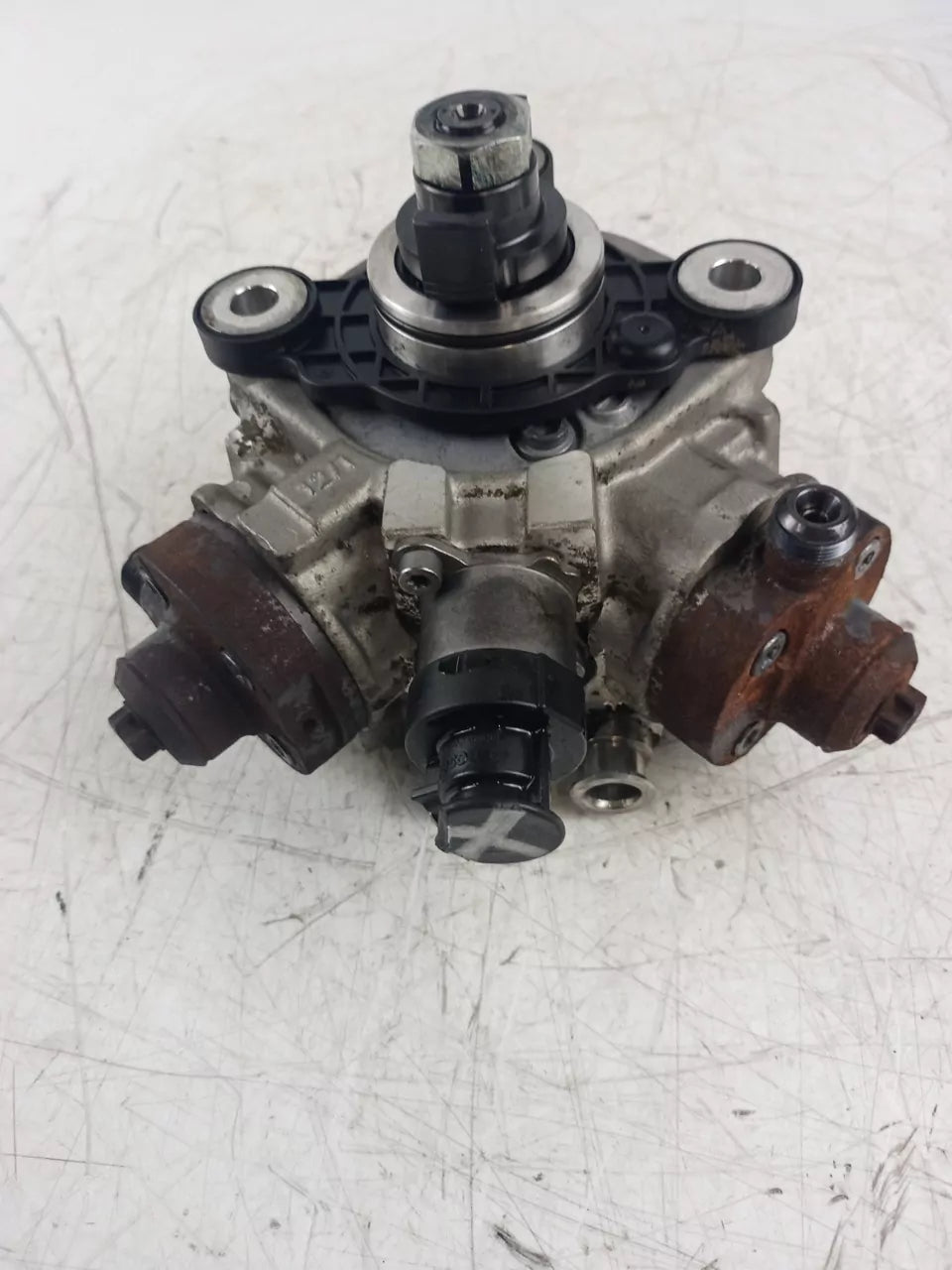 Bomba de alta presión Volvo C30 533 2.0 D3 D5204T5 31272896