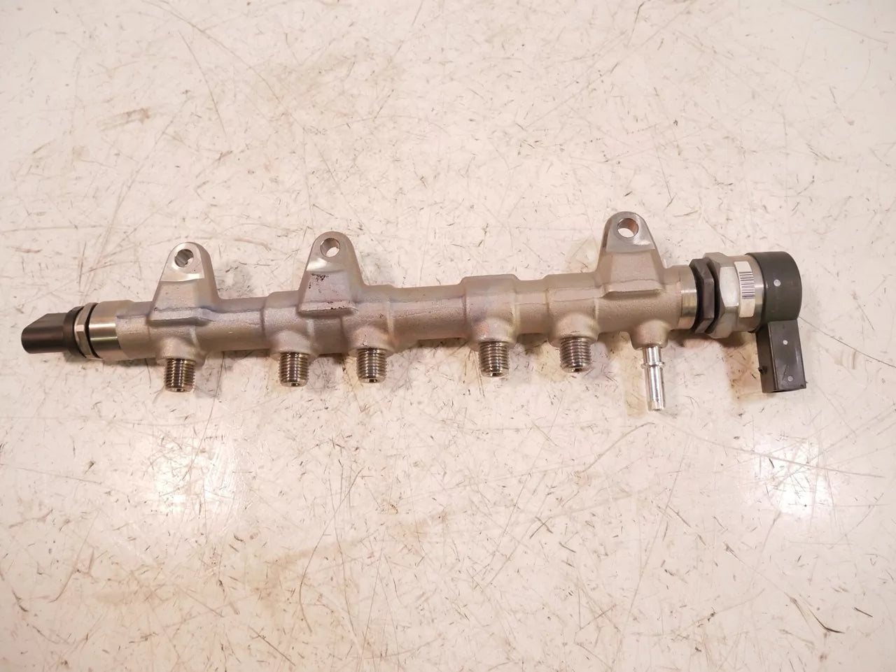 Rampa inyectora BMW 2,0 D B47 B47D20A 8514154