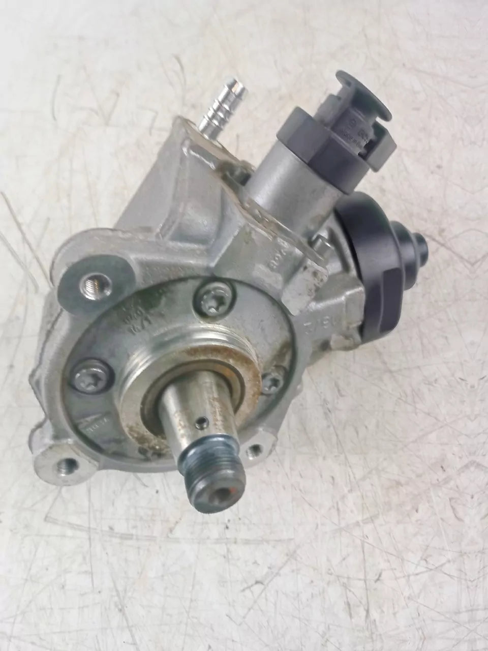 Bomba de alta presión Audi A4 A5 Q5 2.0 TDI CJCD CJC 03L130755AC