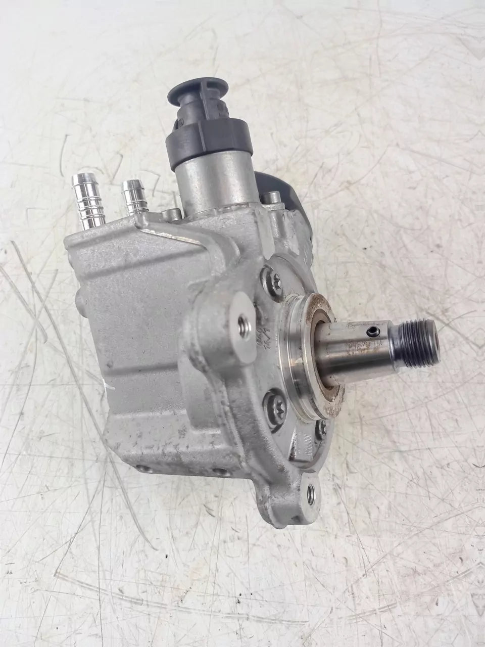 Bomba de alta presión Audi A4 A5 Q5 2.0 TDI CJCD CJC 03L130755AC