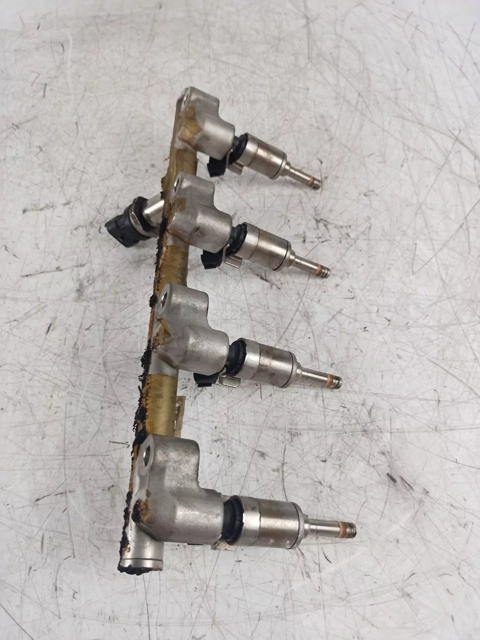 Barra de inyección Suzuki Vitara LY 1,4 T AllGrip K14C 15700-68810 15710-68M00