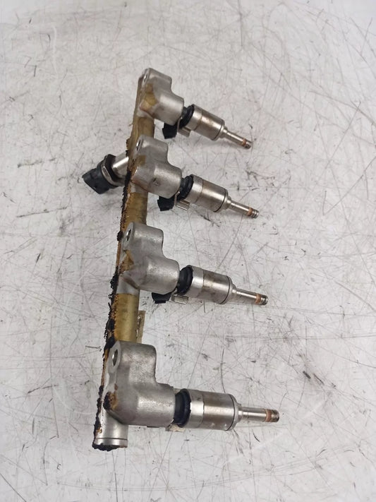 Barra de inyección Suzuki Vitara LY 1,4 T AllGrip K14C 15700-68810 15710-68M00