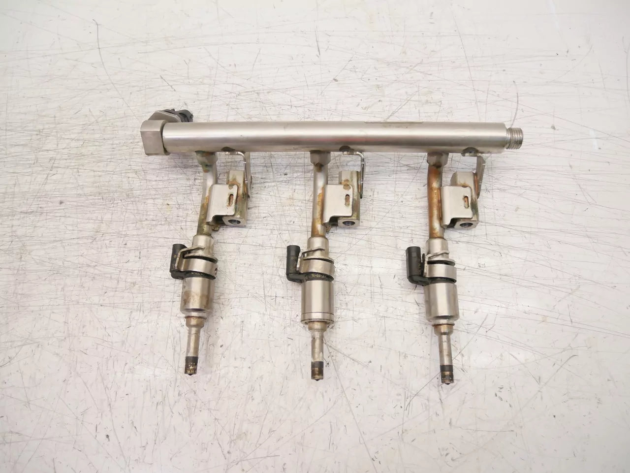 Rampa de inyectores Ford 1,0 P4JB DM5G-9H4877-AA