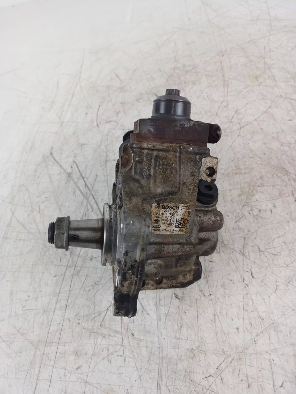 Bomba de alta presión Audi Seat Volkswagen 2.0 TDI CRBC CRB 04L130755D 0445010537