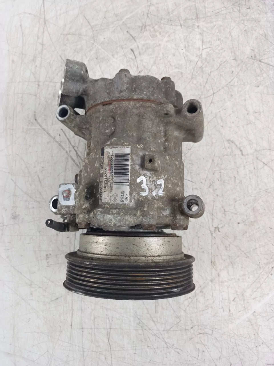 Compresor de aire acondicionado Renault Kangoo 1.5 dCi Diesel K9K714 K9K 8200716562