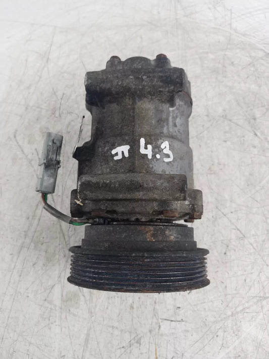 Compresor de aire acondicionado Mercedes-Benz Citan W415 1,5 CDI OM607.951 K9KB608 A4158300100
