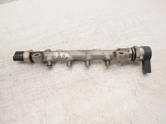 Rampa inyectora Volkswagen Audi Seat Skoda 1,6 TDI CLHA CLH 04L089B