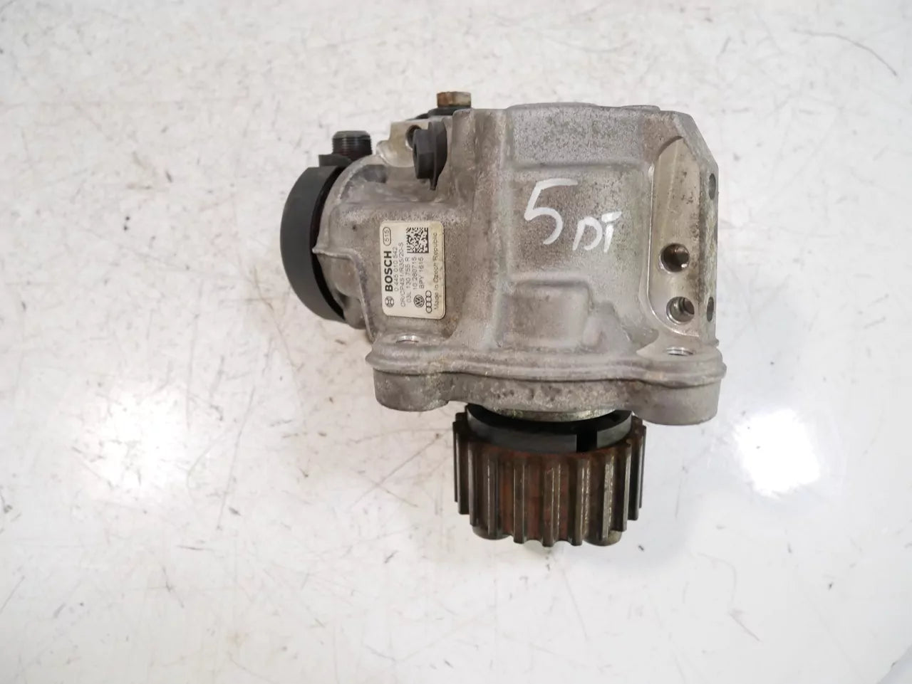 Bomba de alta presión Volkswagen 2,0 TDI CKU CKUC CKUB 03L130755R