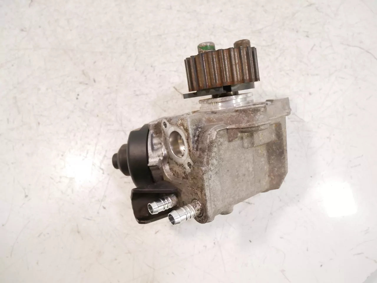 Bomba de alta presión Volkswagen 2,0 TDI CKU CKUC CKUB 03L130755R