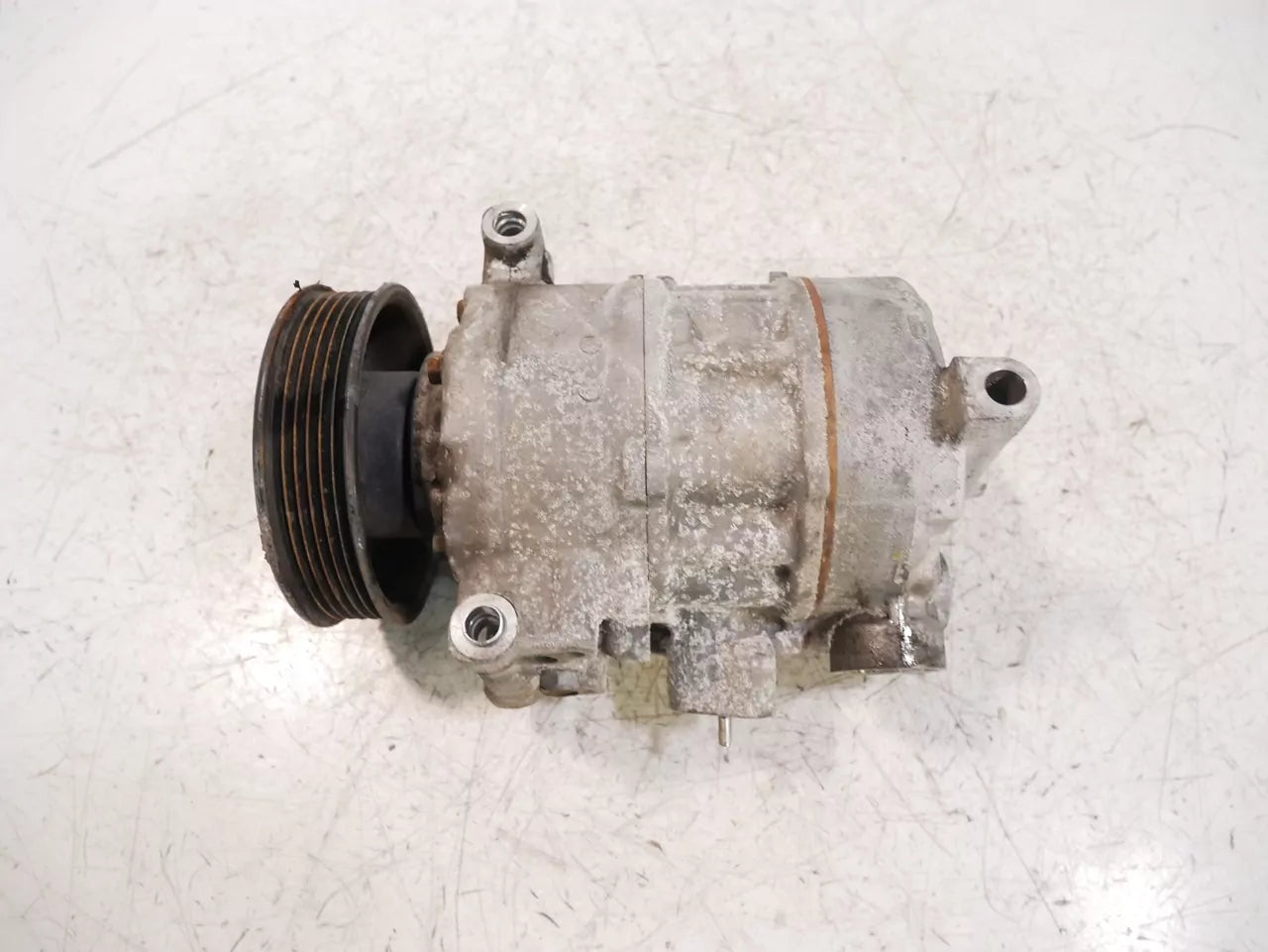 Compresor de aire acondicionado Audi Seat Skoda Volkswagen 1,6 TDI CLHA CLH 5Q0820803