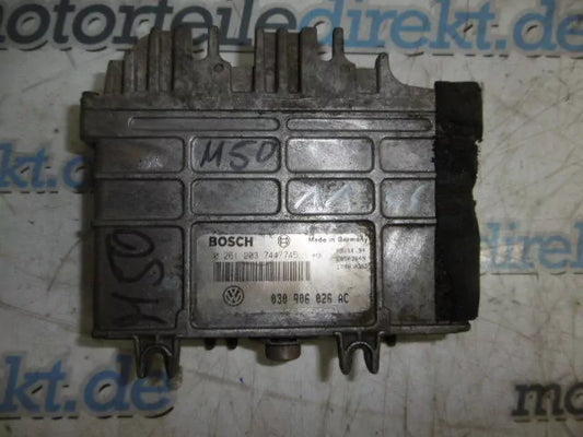 Unidad de control del motor Volkswagen Polo 6N 1.0 gasolina AEV 45 CV 0261203744 /745
