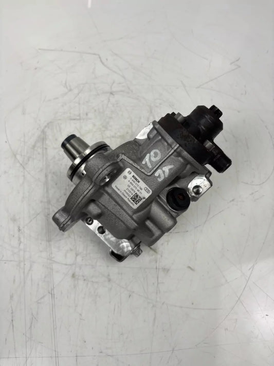 Bomba de alta presión Mercedes-Benz GLA H247 2.0 200 d OM654.920 654.920 A6540704601