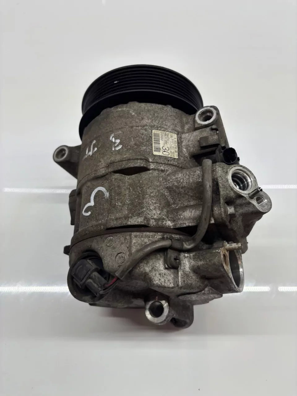 Compresor de aire acondicionado Mercedes-Benz W204 S204 1.6 C 180 M271.910 271.910 A0022303011