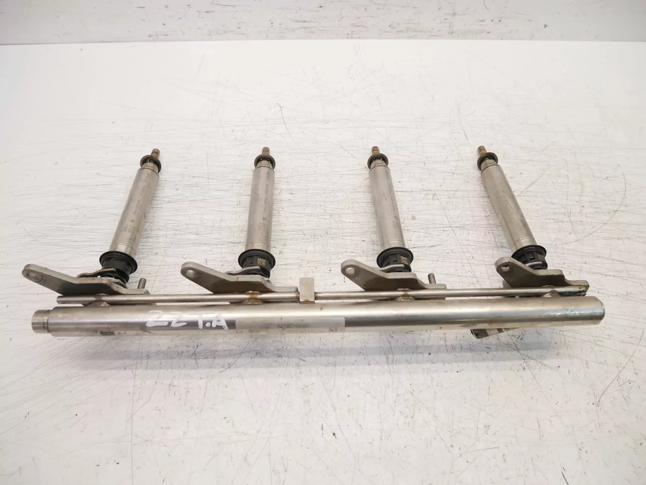 Rampa de inyectores Mercedes-Benz 4,7 V8 CLS E 500 M 278.922 A2780703395